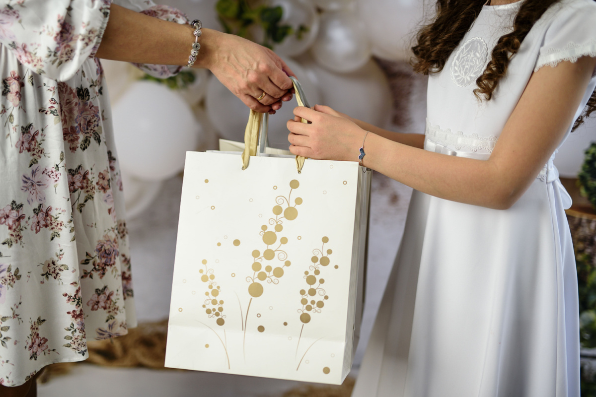 Ad ogni stagione la sua wedding bag: un pensiero speciale per i